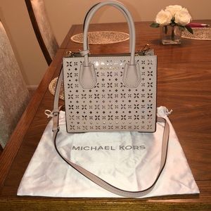 Micheal Kors crossbody bag